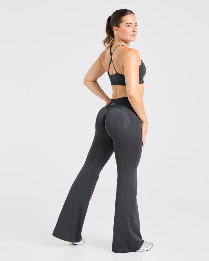 Adapt Seamless Flared Leggings - Dark Charcoal