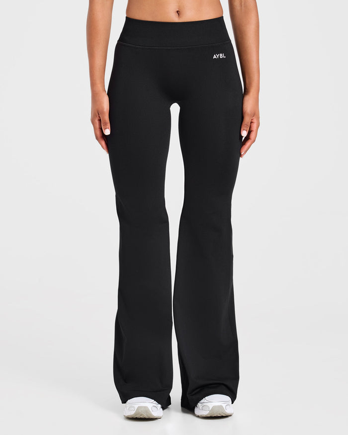 Enhance Seamless Flared Leggings - Black
