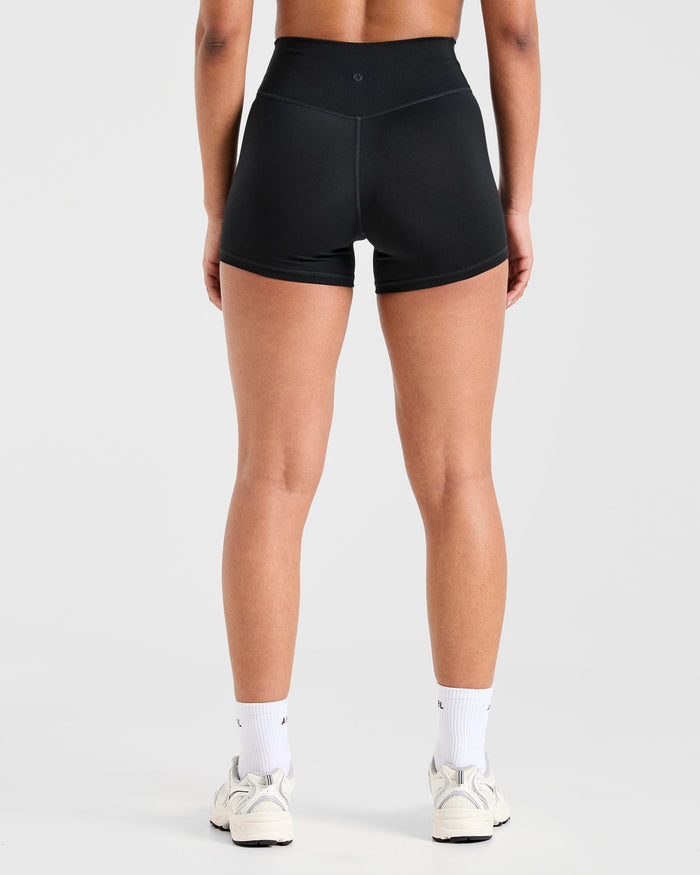 Staple Shorts - Black